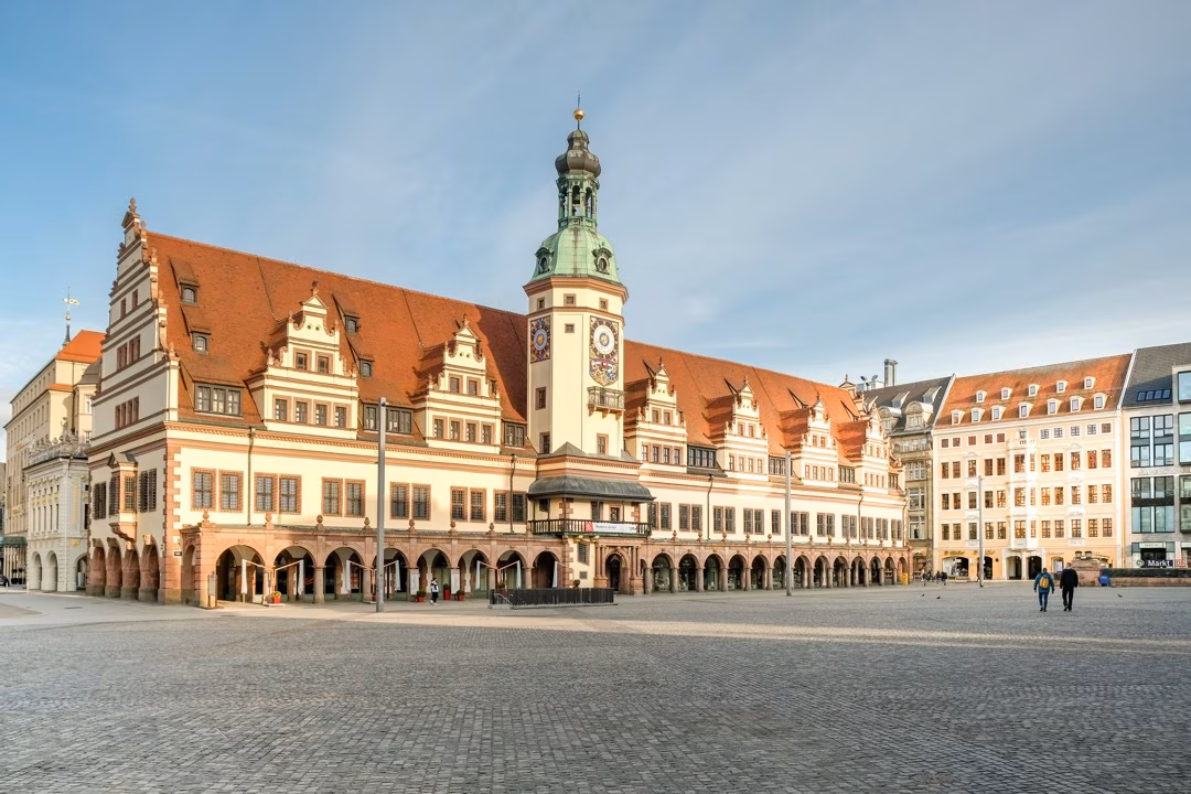 Paarzeit Leipzig: Ansicht des menschenleeren Marktplatzes.