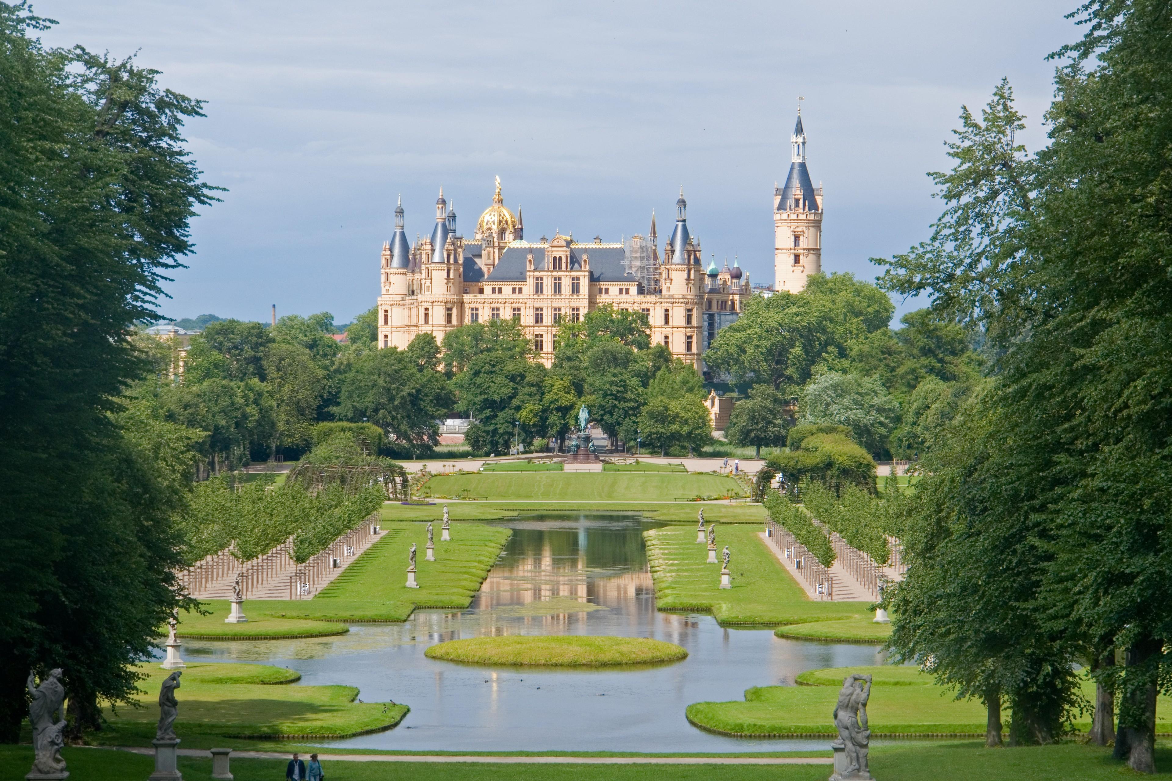 Krimi-Trail Schwerin: Interaktive Tour durch die Stadt
