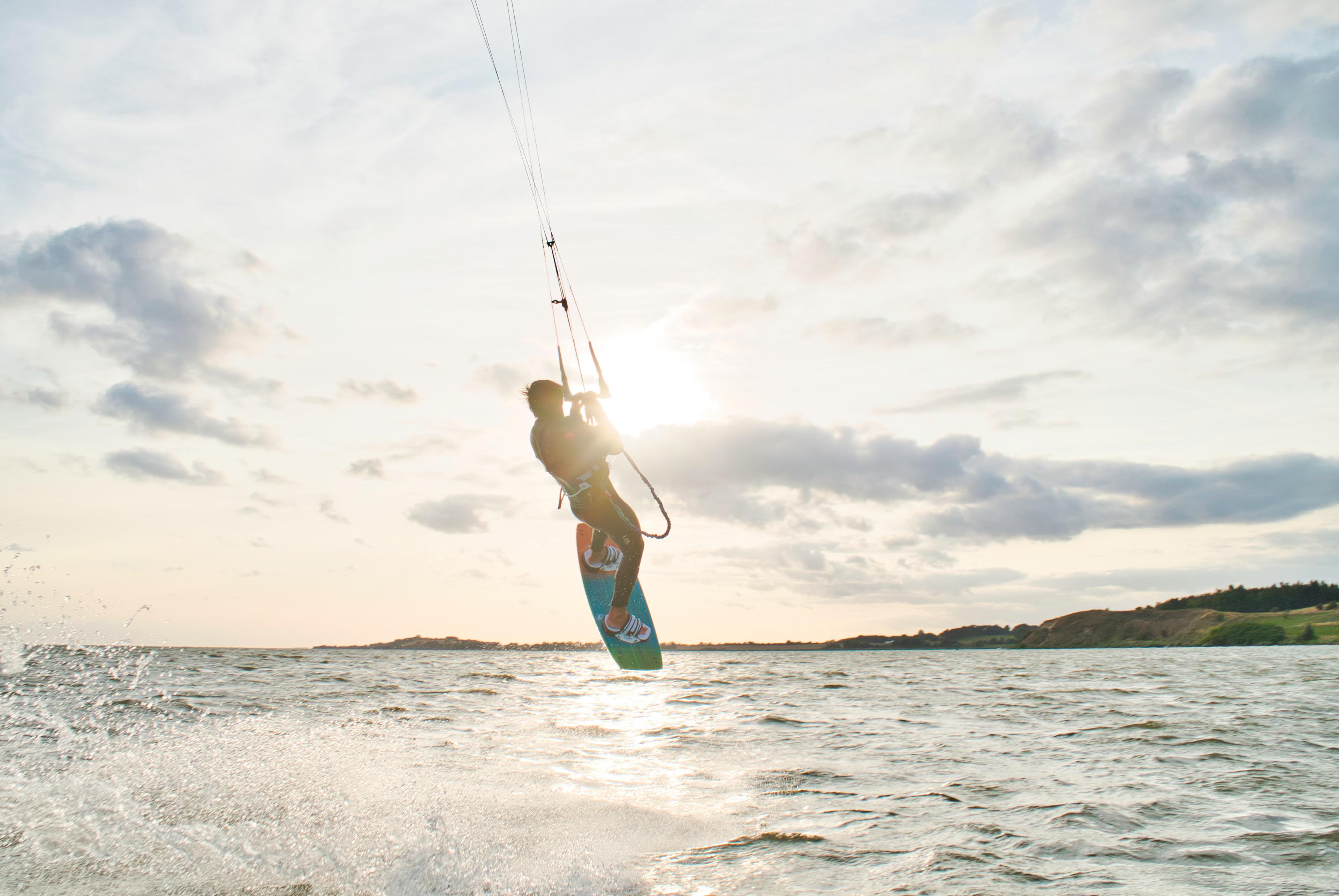 Kitesurfen lernen auf Rügen – Wellen & Wind pur