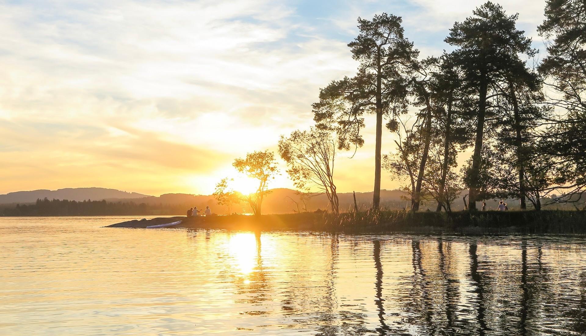 Sonnenuntergang bei Murnau am Staffelsee.