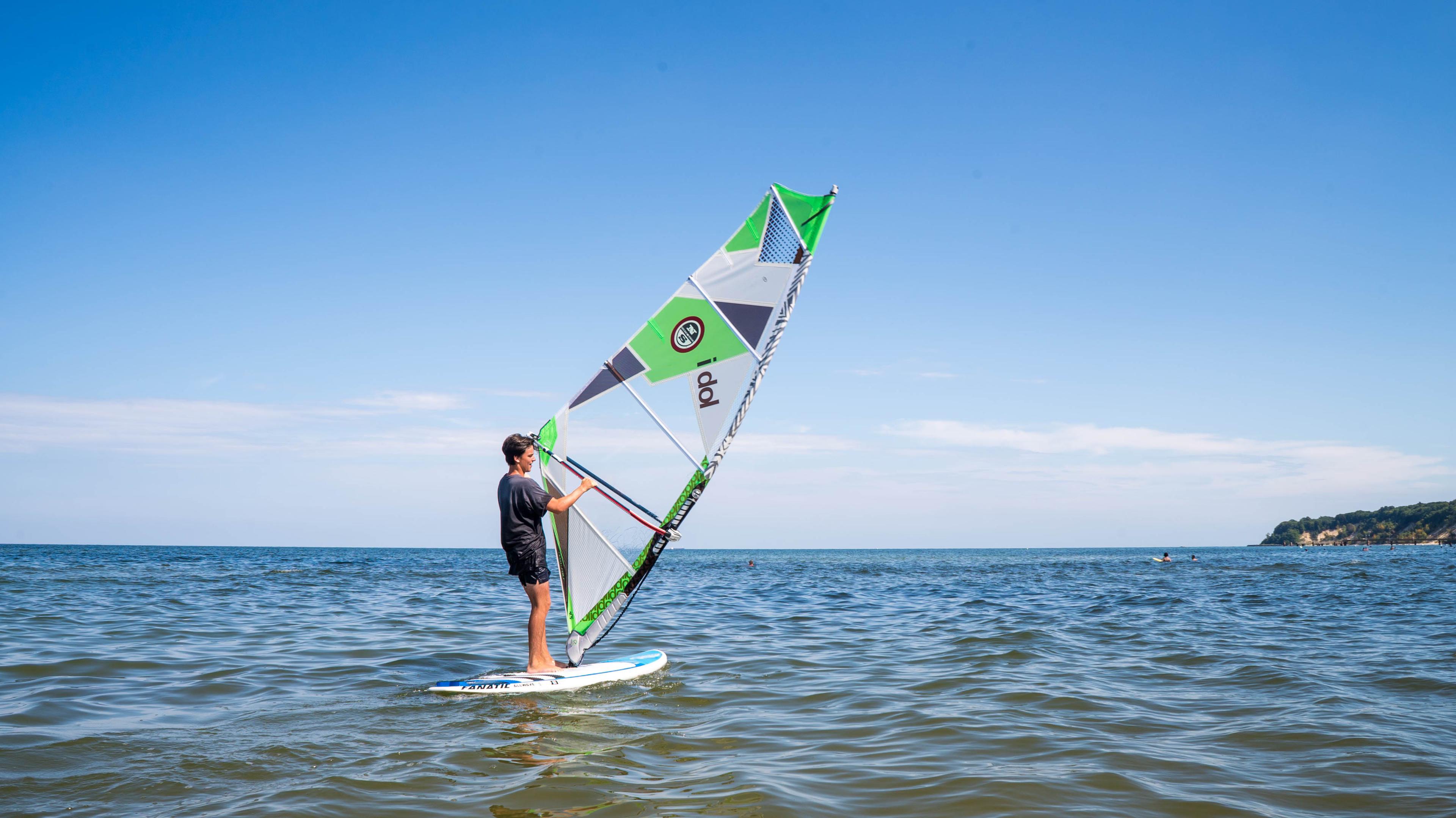 Windsurfen lernen in Thiessow - Spür den Wind!