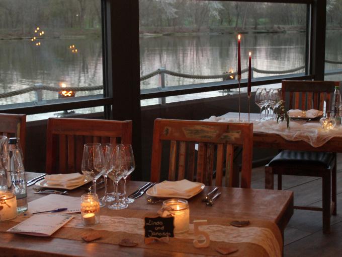 Blind date dinner
