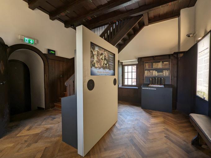 Saaltor mit Erlebnisausstellung 