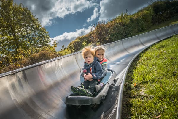 Sommerrodelbahn, Modellbahn, Abenteuerspielplatz, Erlebnisgastronomie