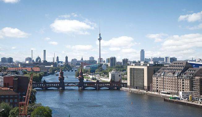 Der Fernsehturm und die Spree - Die schönsten Ecken Berlins