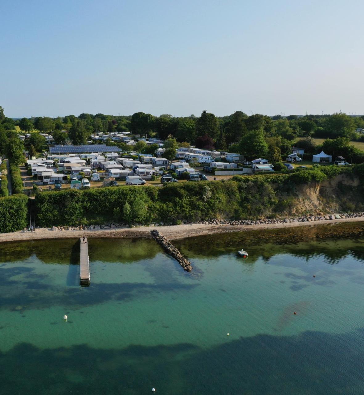 Marilyn - Glamping im Mercedes DüDo auf Camping Seeblick