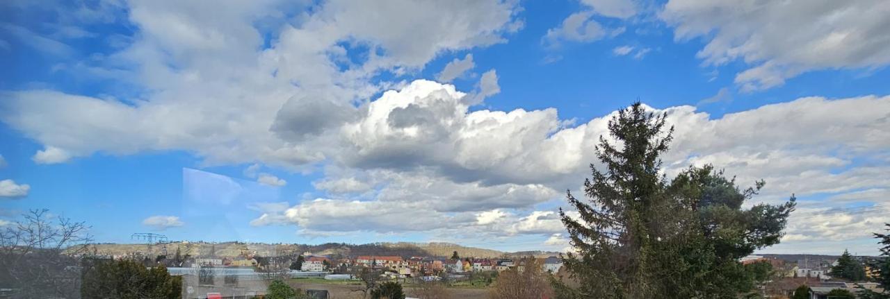 Komplettes, großes, 2024 renoviertes Haus mit Garten - Telefonnummer und Video unter www ghvn de