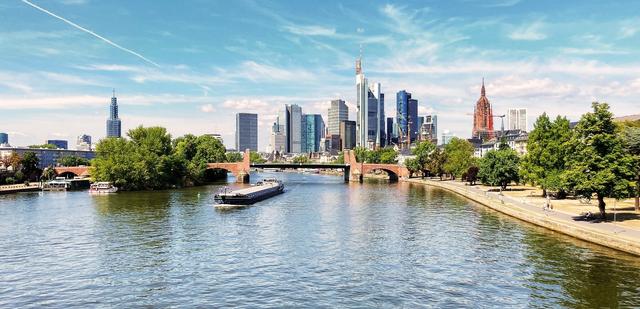 Frankfurt: Ufer und Skyline