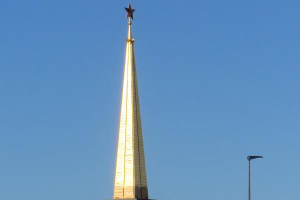 Auf dem alten Messegelände machen wir einen Stopp an der Messehalle für die Sowjetunion.