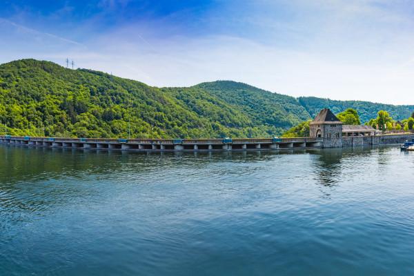 Edertalsperre vom Wasser aus