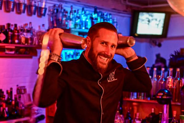 Cocktail-Kurs mit erfahrenem Profi