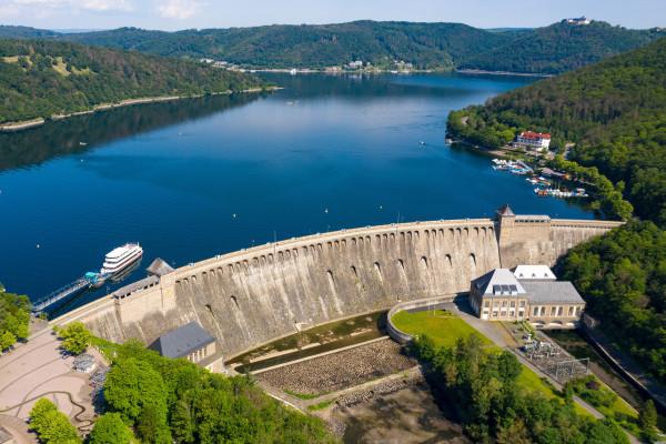 Edertalsperre und Edersee von oben