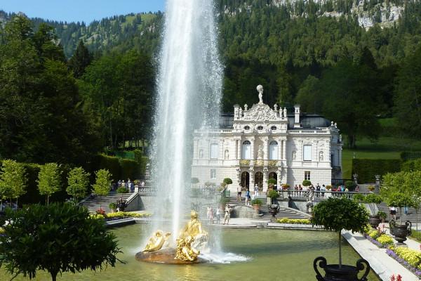 Gemütliche Rund-Wanderung zum weltberühmten Königsschloss Linderhof.