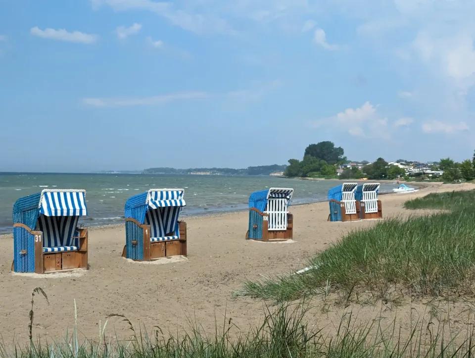 strandesgemäß (Aufgang Liebeslaube)