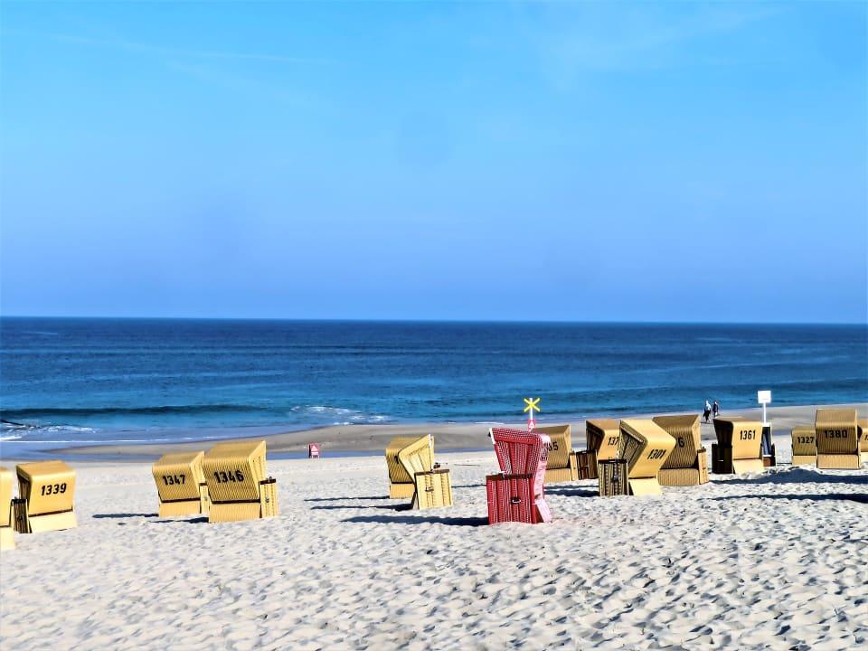 Strandkorbvermietung Kröger (mit Hundestrand)