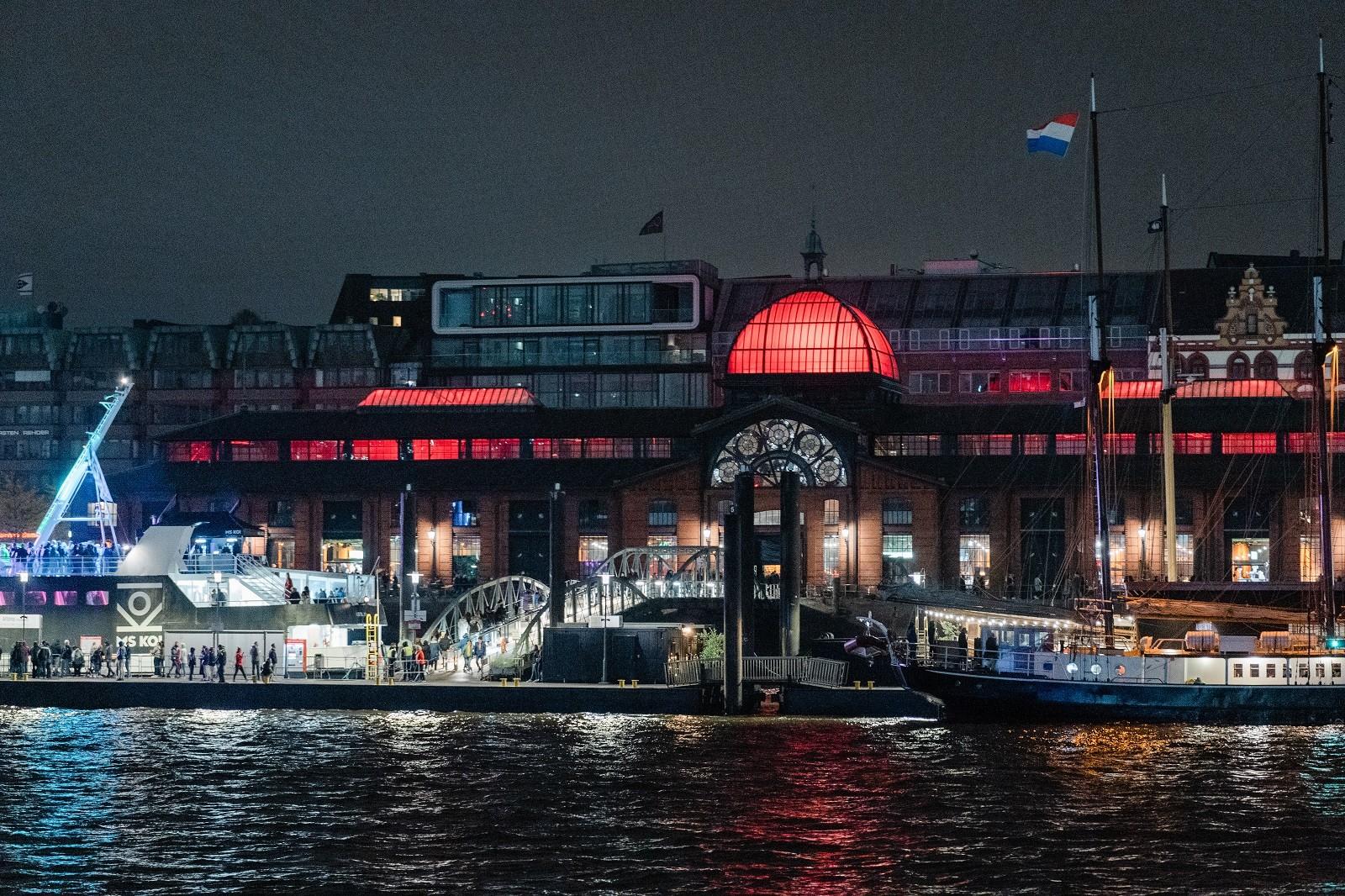 St. Pauli-Landungsbrücken am Hamburger Hafen