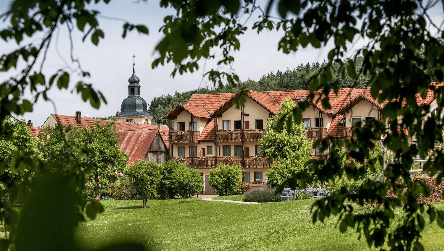 Außenansicht der Hollerhöfe in Waldeck bei Kemnath