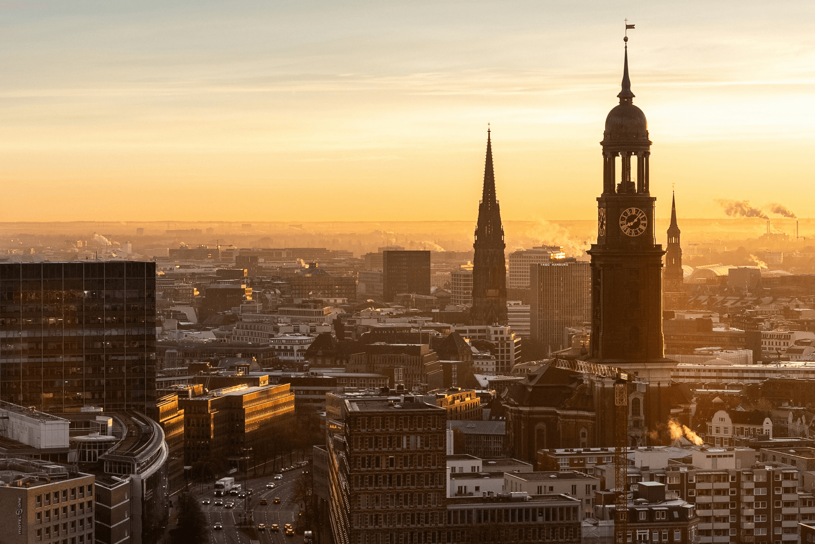 Blick über Hamburg mit St.-Michaelis-Kirche