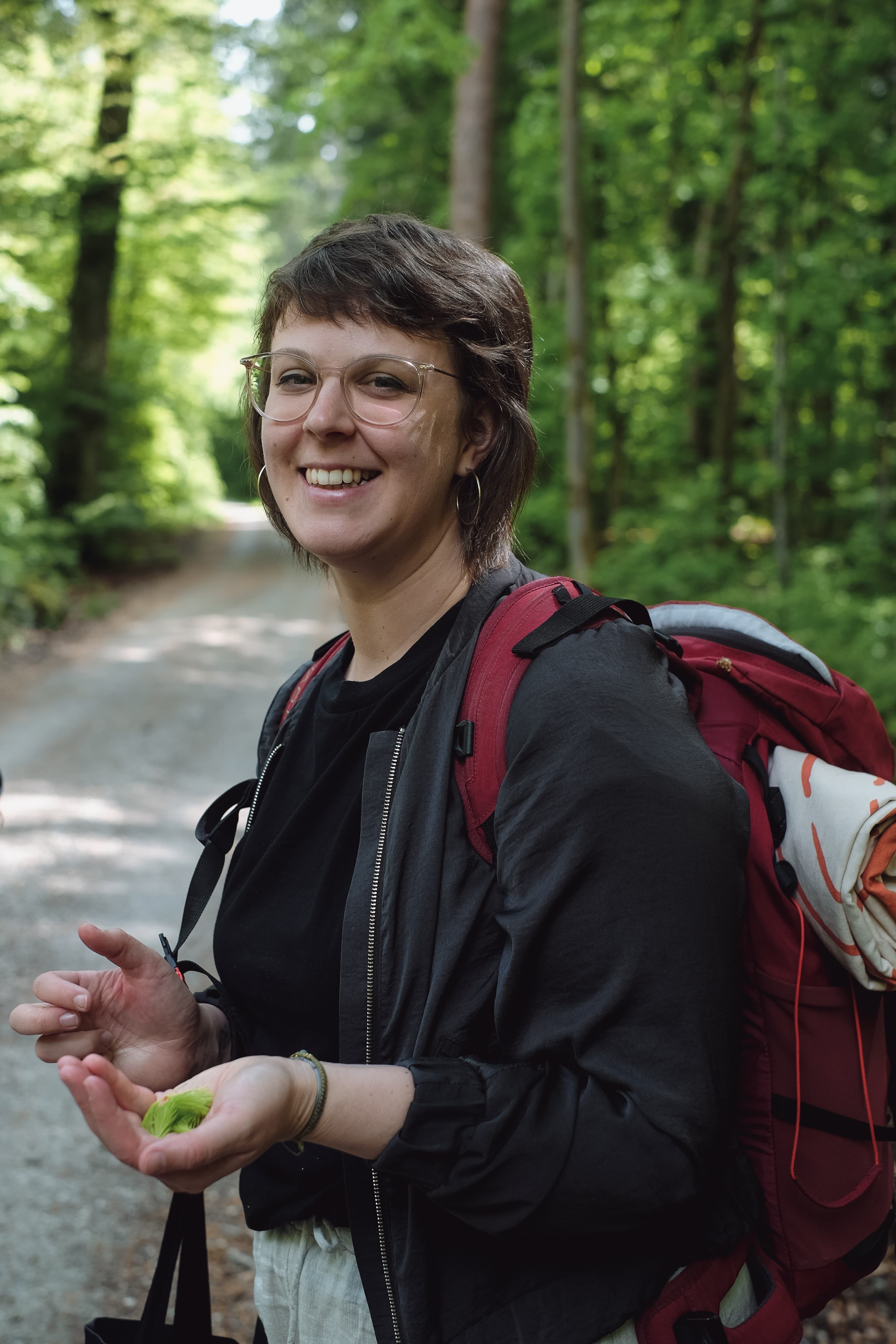 Waldbaden-Kursleiterin Daniela Wagner im Wald