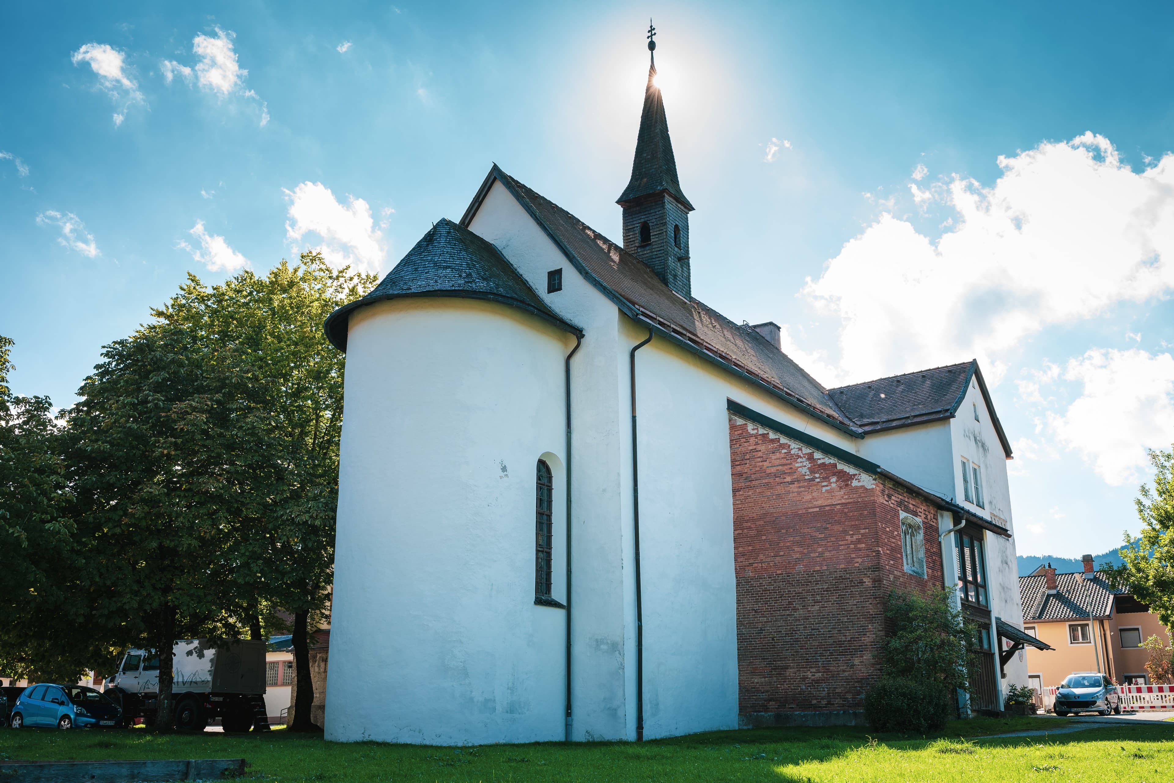 Eine Kirche in Ruhpolding, die man bei der Führung auf dem Kapellenweg besucht