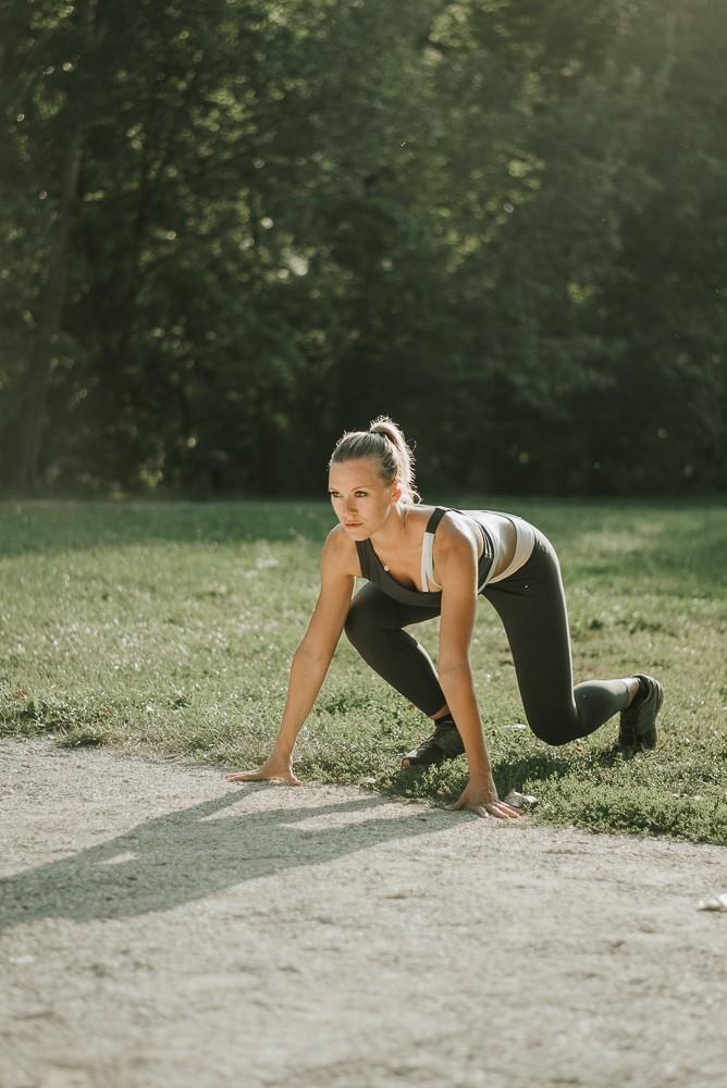 Eine Frau beim Personal Workout